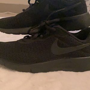 Size 3,Nike,all black,sneakers/shoes